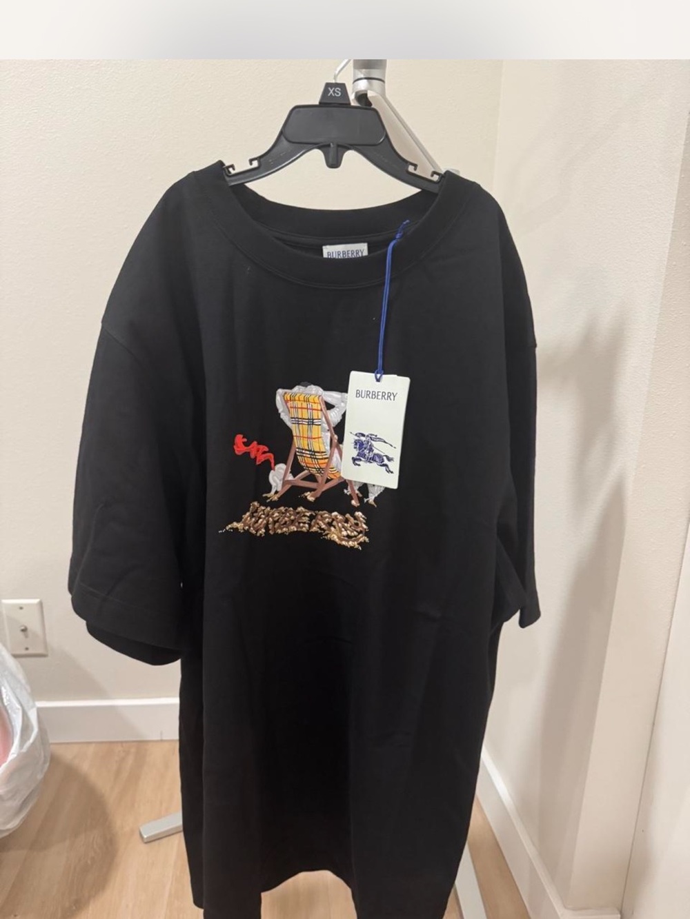 Burberry oversize Black women Short Sleeve Tee with Colorful Deck Chair Graphic